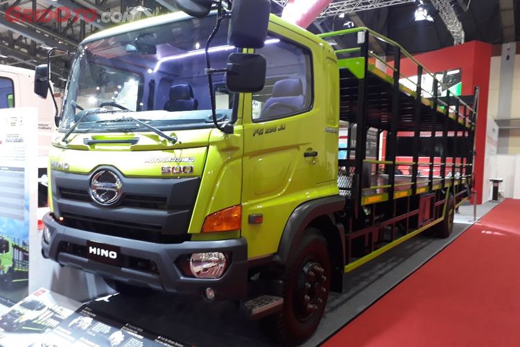  Gambar Truk Hino 500  Dari Samping