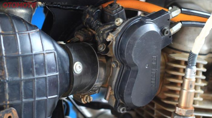 Throttle body milik KTM 250 SX-F sanggupi permintaan pasokan udara mesin Honda CRF150L yang sekarang sudah 300cc ini