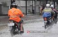 Bikers Waspada Peningkatan Curah Hujan di Awal November. Ini Kata BMKG