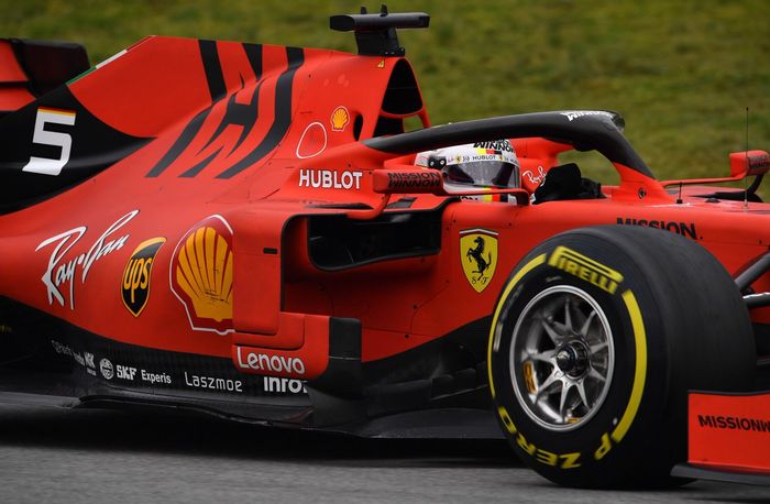 Mobil F1 Ferrari kini tidak lagi berwarna merah cerah, untuk musim 2019 berwarna merah doff