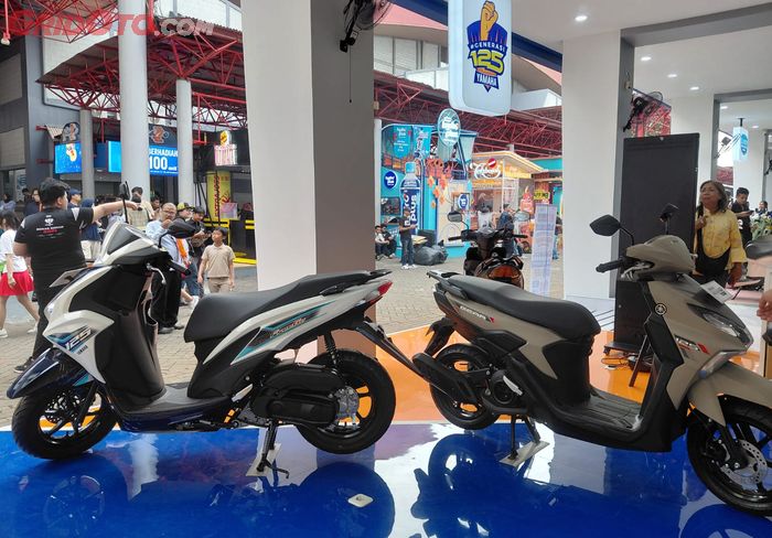 Booth Yamaha di Jakarta Fair 2025 hadirkan warna baru Yamaha Gear Ultima