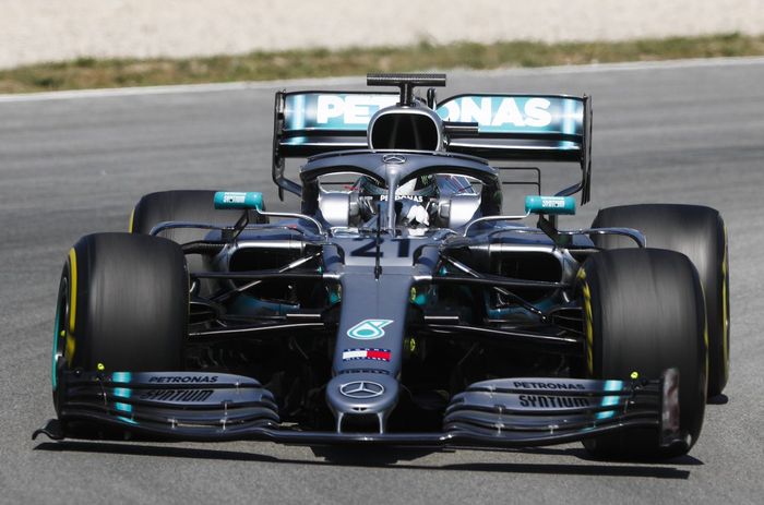 Nikita Mazepin mengawali debutnya di Formula 1 dengan bagus bersama tim Mercedes, tercepat dalam tes F1 Spanyol 