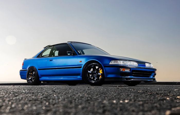 Modifikasi Honda Integra LS pasang pelek Volk Racing TE37 warna hitam