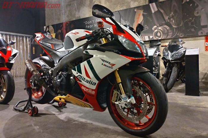 Aprilia RSV-4 Max Biaggi Edition di The Bike Brothers