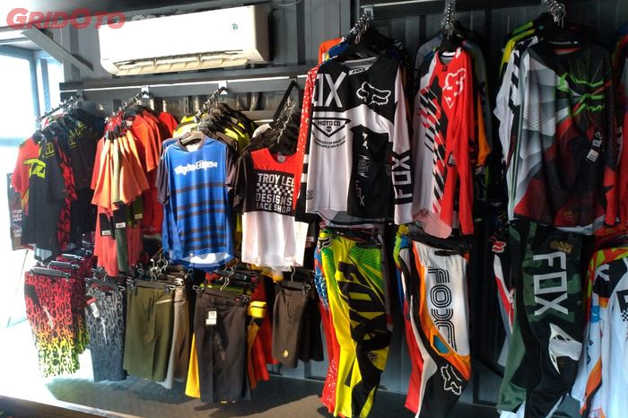 Ilustrasi jersey untuk off road