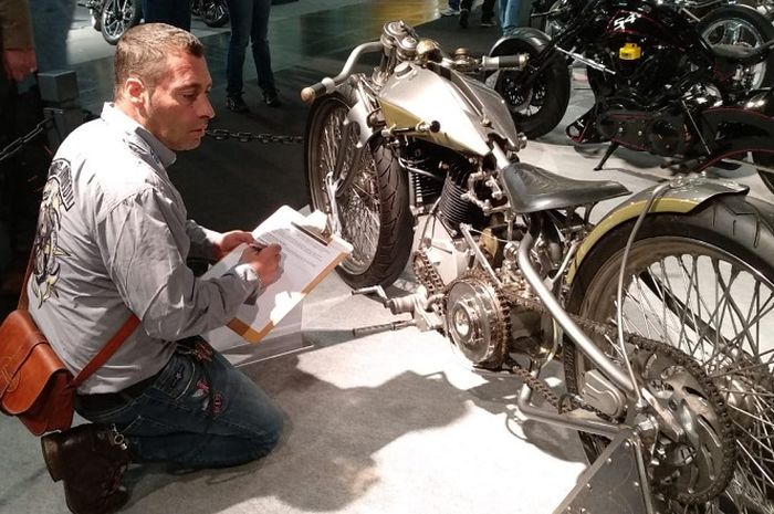 Saslah satu sesi penjurian di AMD Jerman 2018