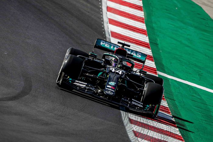 Jadi yang tercepat di kualifikasi F1 Portugal 2020, Lewis Hamilton catat pole position ke-97