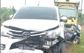 Toyota Hilux Hajar Honda Revo Dari Belakang, Satu Keluarga Luka-luka
