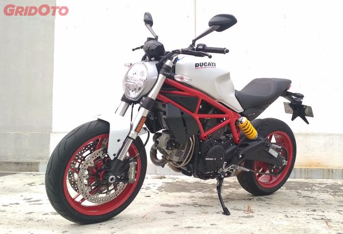 Ducati Monster 797