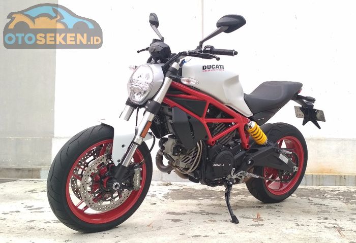 Ducati Monster 797