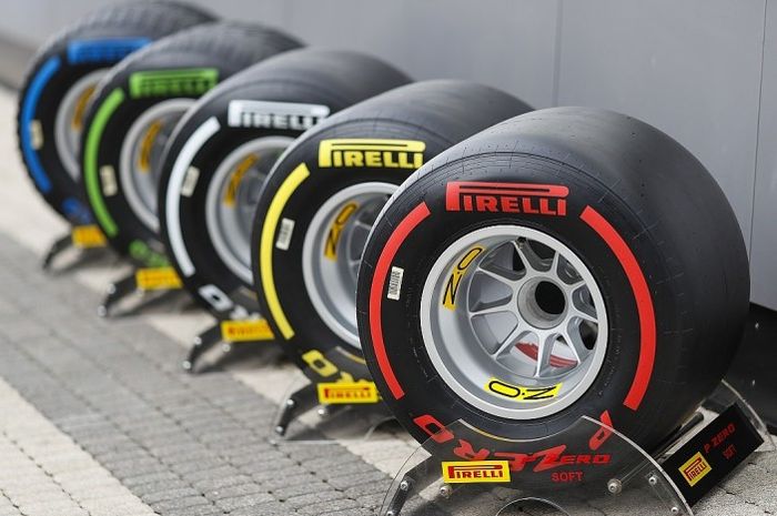 Pada musim 2019-2021, Pirelli menggunakan tiga warna untuk ban kering dan dua warna untuk ban basah