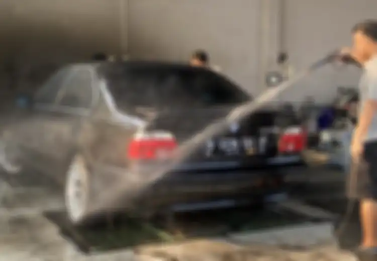 Isi Waktu Libur Weekend, Modal Dongkrak, Kolong Mobil Kesayangan Langsung Bersih Total