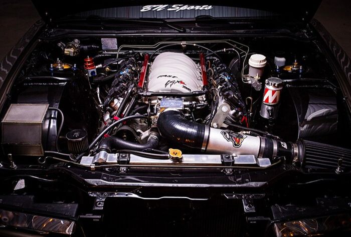 Mesin modifikasi Nissan Silvia S13 ini diganti pakai unit V8 copotan Chevy Corvette