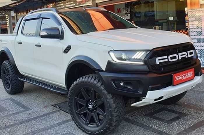 Ford Ranger T6 2012 ubah tampang ala Ranger Raptor T7