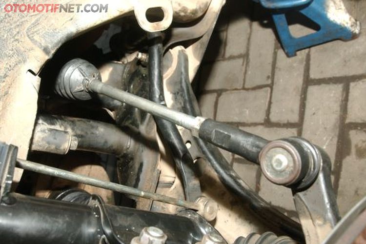 Tie Rod Atau Long Tie Rod Kena Gejalanya Yang Muncul Di Setir Begini Gridoto Com