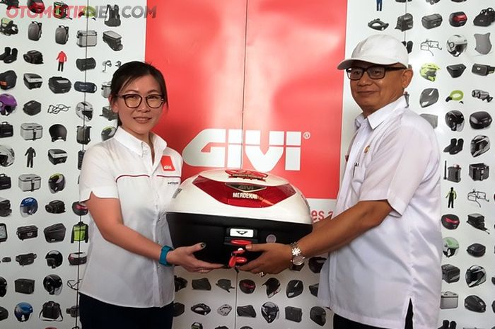 Givi Indonesia Berikan 100 Box Motor Untuk Guru di Cikupa, Program CSR Berlanjut