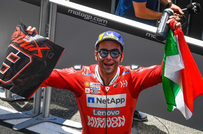 Pembalap Mission Winnow Ducati, Danilo Petrucci masih belum bisa move on usai meraih kemenangan perdananya di MotoGP Italia 2019
