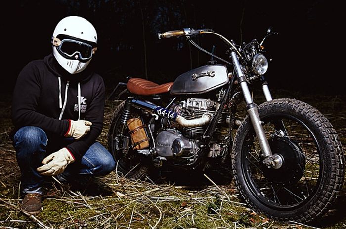 Kawasaki Z400 1979 custom tracker dari Klassik Kustoms