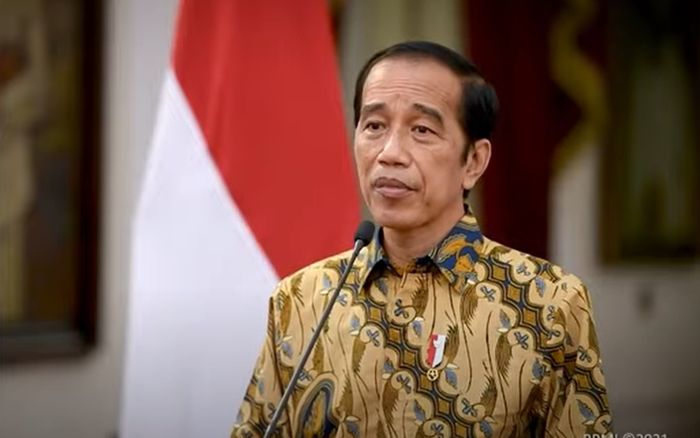 Kompas100 CEO Forum, Presiden Jokowi yakin, 60 persen mobil dan motor listrik dunia butuh baterai dari Indonesia