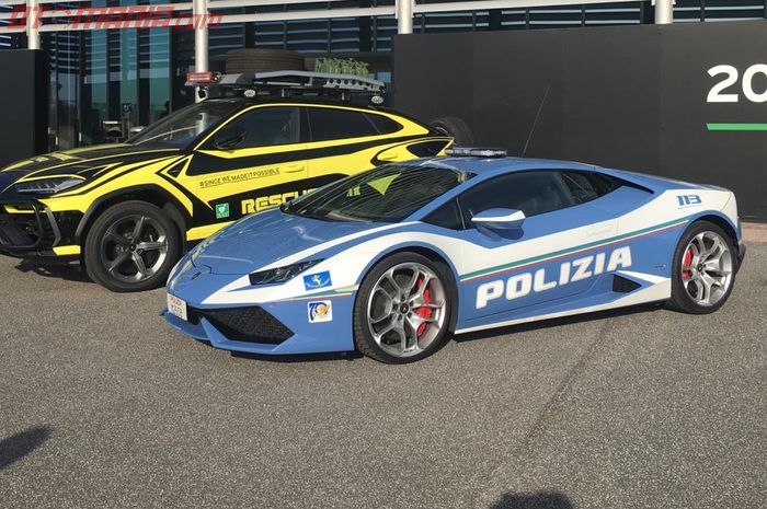 Lamborghini Huracan yang dipakai polisi lalu lintas Italia saat ditemui GridOto.commdi sirkuit Valle