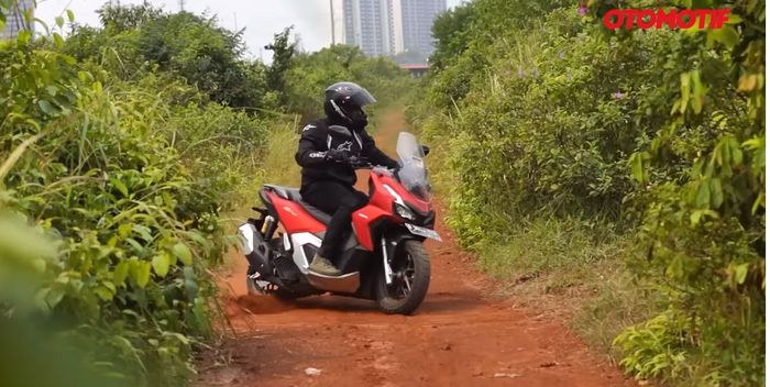 Honda ADV 160 enak diajak touring dan blusukan