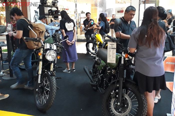 Booth Cleveland di Sobat Riders Adira