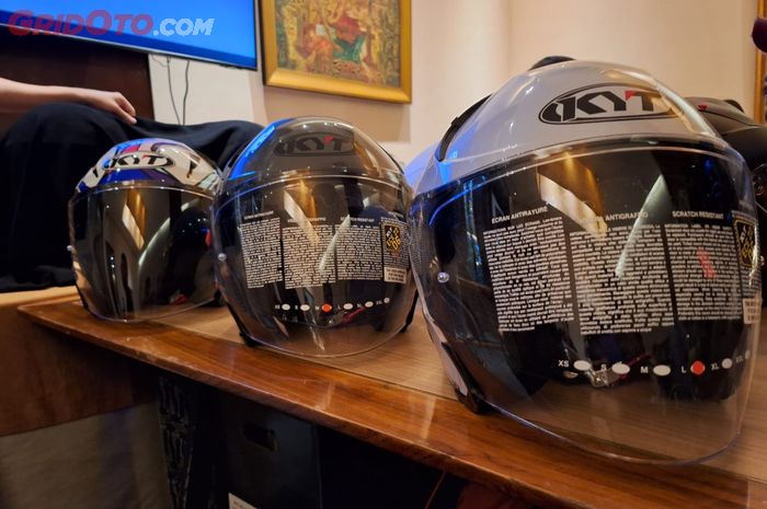 Pilihan motif dan warna helm KYT TT R-Jet 