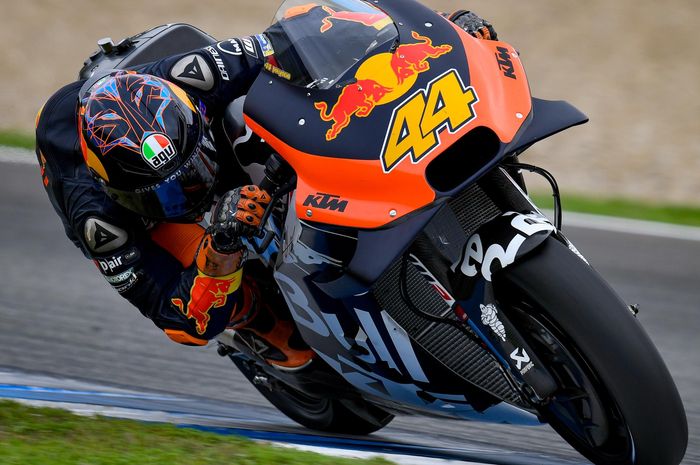 Rekrut pembalap berusia muda, Pol Espargaro merasa jika masa depan tim KTM di ajang MotoGP akan sangat cerah