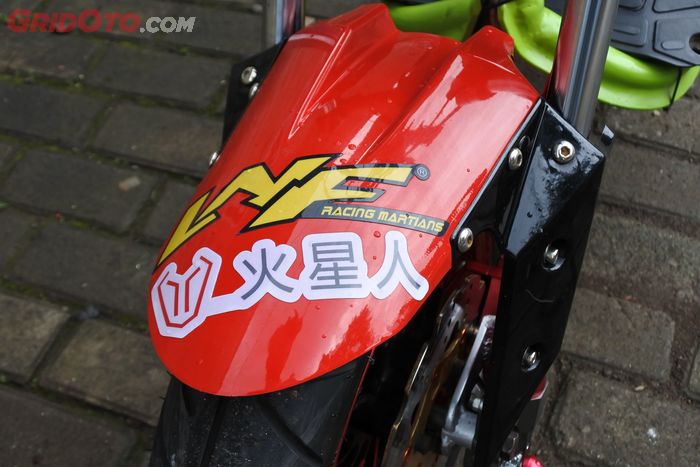 Spakbor pakai aftermarket dari Yamaha NMAX