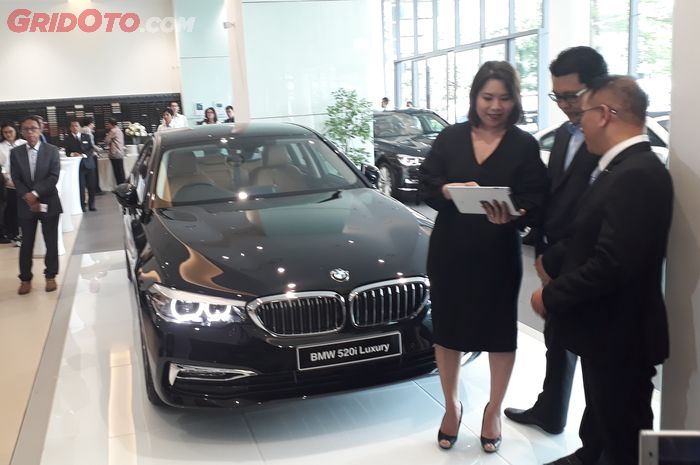 BMW Group Indonesia bersama PT Artha Motor Lestari meresmikan diler BMW Thamrin