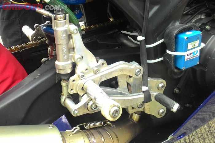 Sering Terlewat Begini Cara Mudah Merawat Master Rem Belakang Motor Gridoto Com