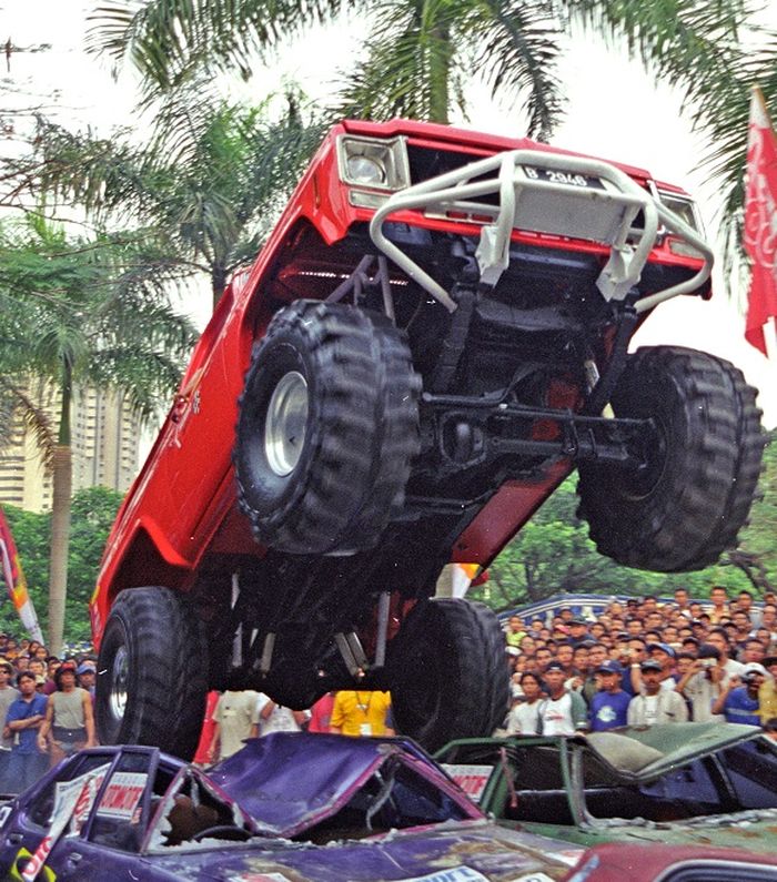 Wujud Gajah Monster tahun 2002