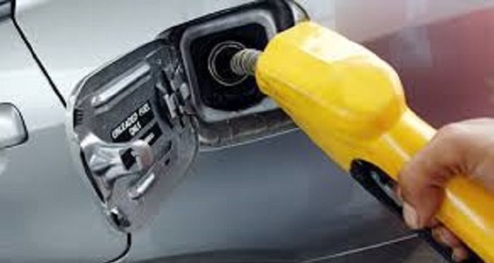 Foto ilustrasi Pengisian Bahan Bakar di SPBU