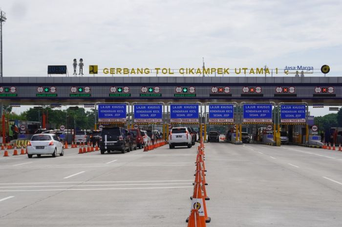 Ilustrasi. Gerbang Tol Cikampek Utama 1