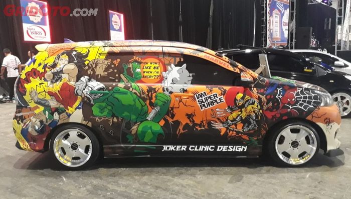 Bodi Toyota Avanza Veloz dipenuhi cutting sticker superhero Marvel dan DC