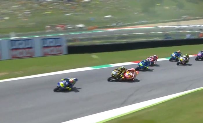 Danilo Petrucci ketika disenggol Marc Marquez