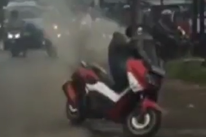 Yamaha NMAX terbakar