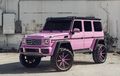 Waduh! Ada yang Tega Bungkus Mercedes-Benz G-Class Pakai Kelir Pink Nih!