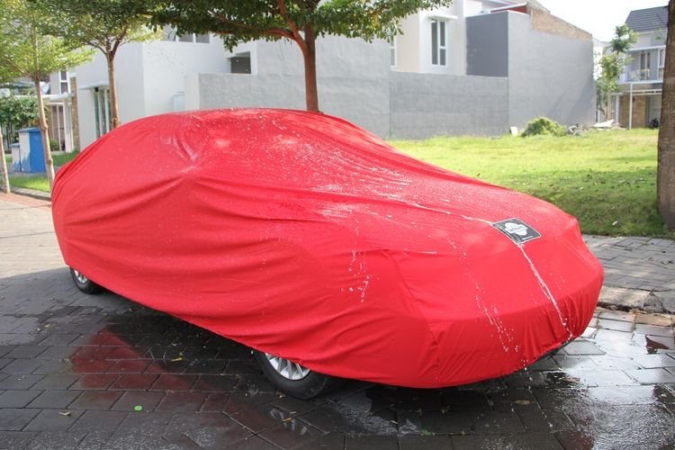 Musim Hujan Tiba Cek Jenis Jenis Cover Mobil Biar Enggak Salah Pakai Gridoto Com