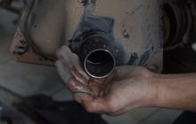 Tidak Perlu Repot Lagi, Begini Cara Mudah Bersihkan Tangki Motor