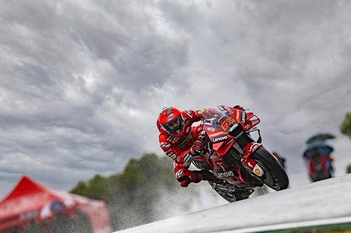 Francesco Bagnaia berada di titik kebimbangan dengan performa tim pabrikan Ducati setelah dari MotoGP Portugal 2022. 