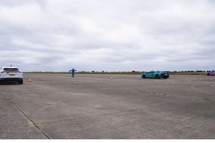 Drag antar Lamborghni, mana yang menang?