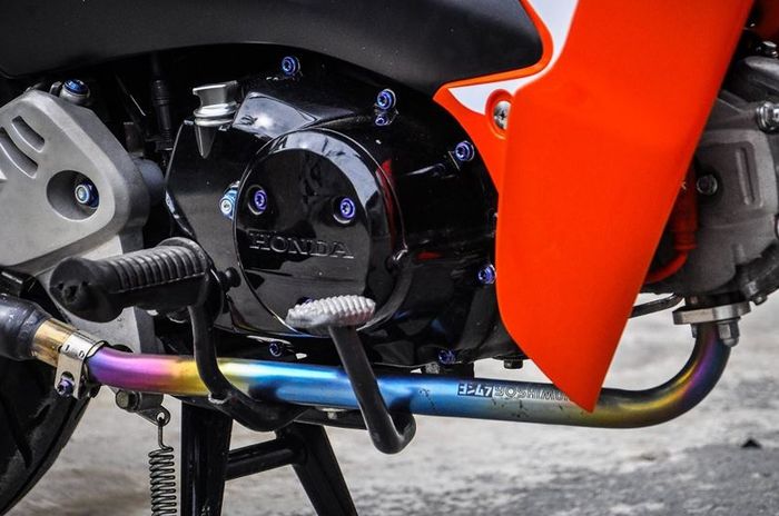 Leher knalpot titanium lansiran Yoshimura