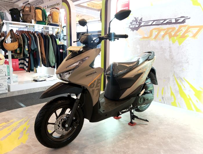 All New BeAT Street pakai pelek 12 inci