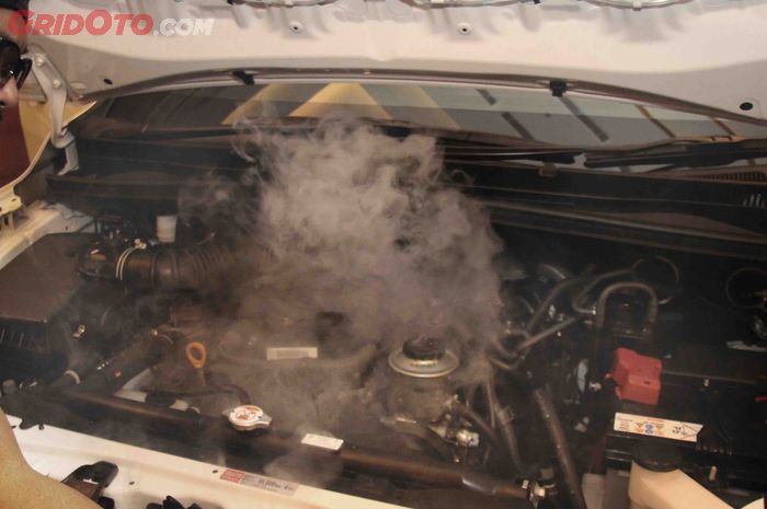 Ilustrasi mobil overheat