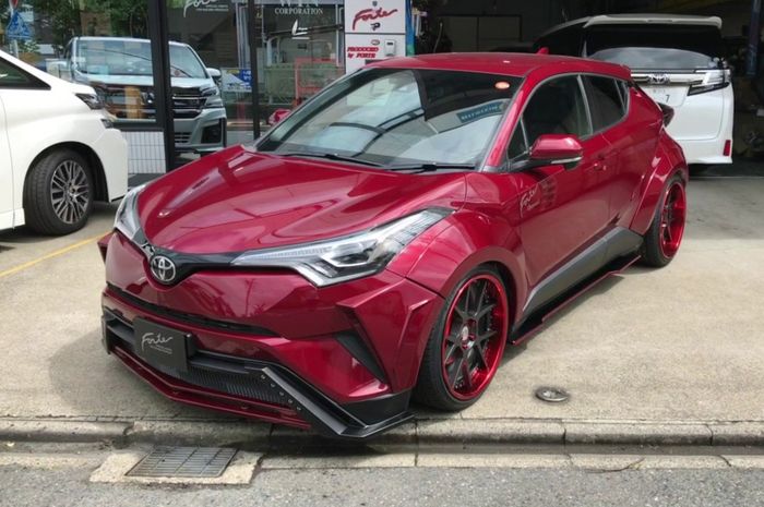 Modifikasi Toyota C-HR tampil klimis ekspos bodi gambot dan kaki kandas