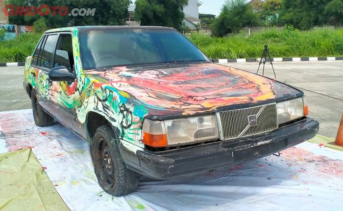 Hasil lukisan rigjen Pol Dr. Chryshnanda di Volvo 960