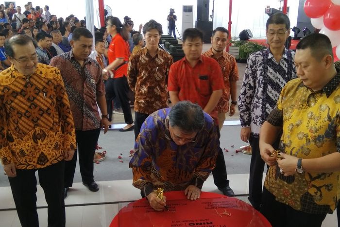 Dealer Hino Terbesar Di Sumatera Dibuka, Bakal Melayani Servis 24 Jam