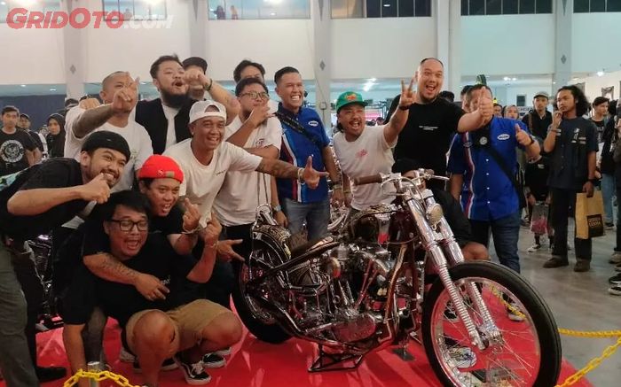 Keseruan kru Queen Lekha Chopper meraih gelar Best Kustom Bike Show Kustomfest 2022