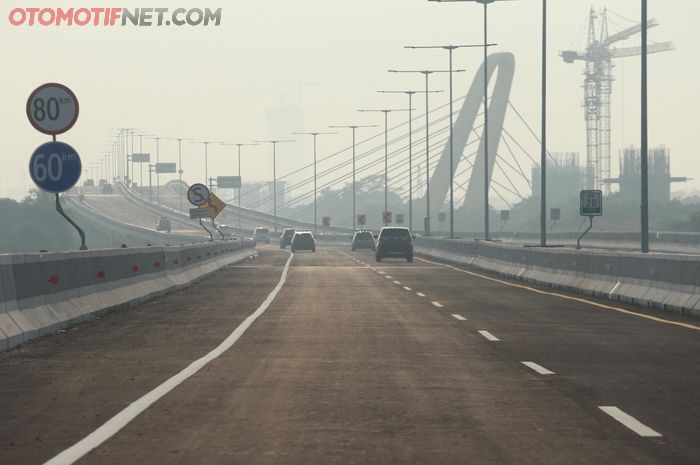 Tol Japek II Elevated punya permukaan jalan yang keriting